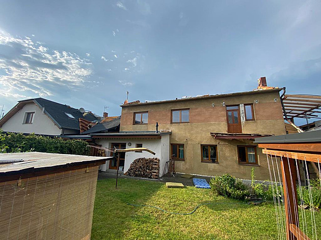 Silný vichr v Oticích u Opavy zničil deset střech, dalších dvacet poškodil