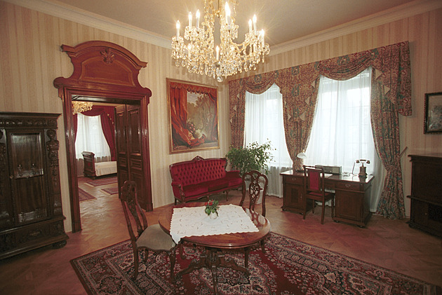 Nedražte zámek Štiřín, chceme v něm zřídit ordinace, navrhuje obec státu