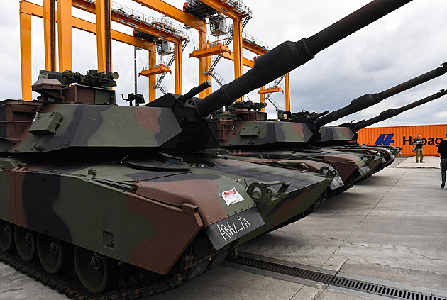 Dostali jsme první tanky Abrams, chystáme se je nasadit, řekl Zelenskyj