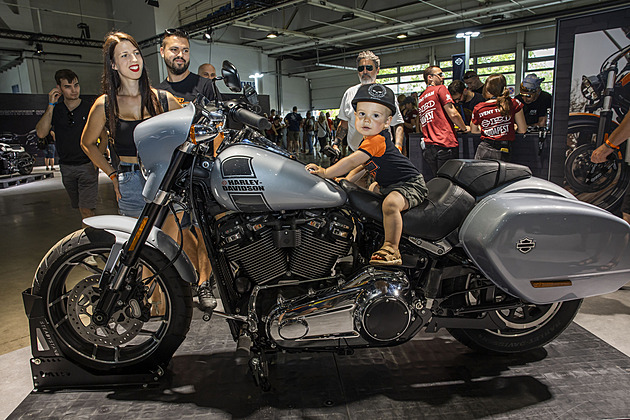 Legenda slavila v Budapešti. Historií značky provedli harleyáři z Prahy