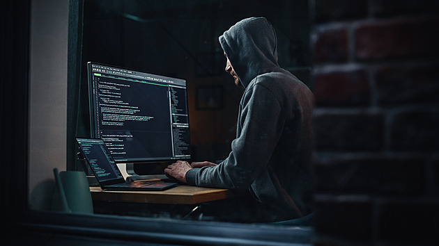 Omnipol nezaplatil, hackeři zveřejnili data českých zbrojařů na darknetu