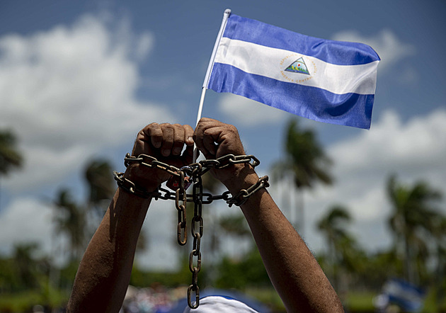Denně mě znásilňovalo pět mužů. V Nikaragui mučí vězně čtyřiceti způsoby