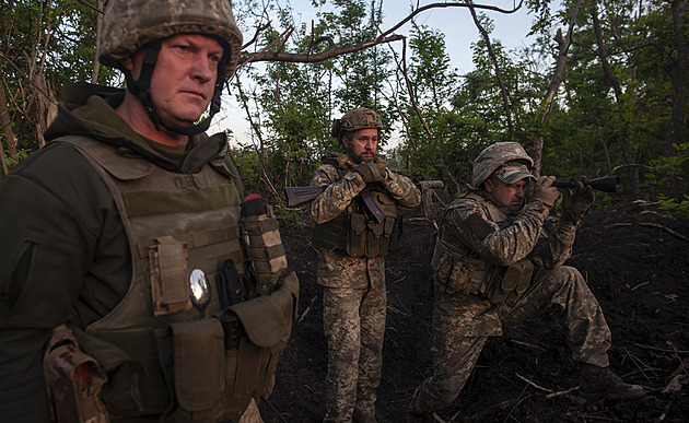 Ukrajinci zasáhli raketou most spojující chersonskou oblast s Krymem