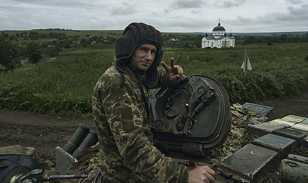 Ukrajina podnikla další útoky. Bojuje se hlavně u Bachmutu a Marjinky