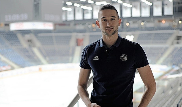 Kdo bude nabízet jenom hokej, nemá šanci vyhrát, varuje liberecký ředitel