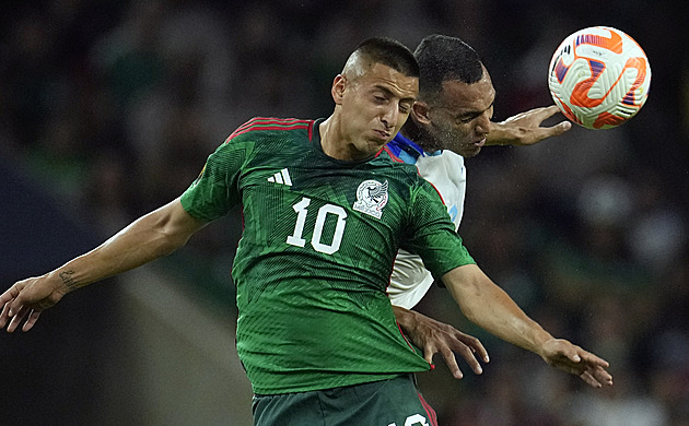 Fotbalisté Mexika s novým koučem na úvod Zlatého poháru porazili Honduras