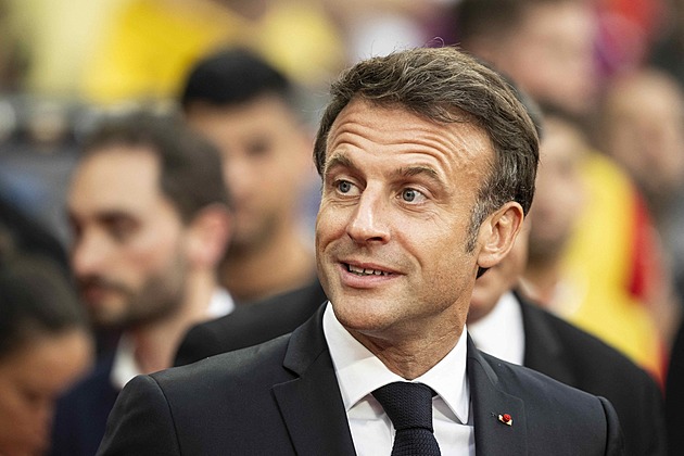 Macron chce přidusit sociální sítě. Podle něj mají svůj podíl na vlně násilností, umožňují organizování nepokojů