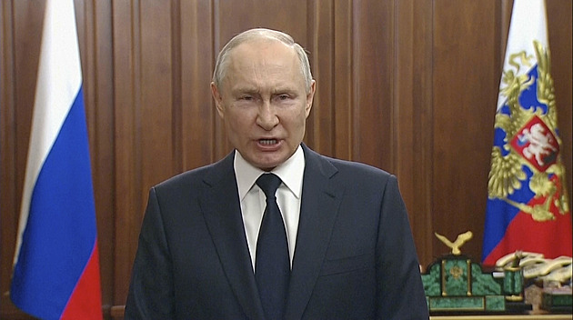 Protiofenziva není úspěšná, tvrdí Putin. Bude-li nutno, nasadí kazetovou munici