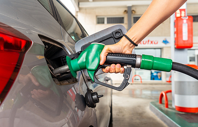Ceny pohonných hmot rostou. Jsou nejdražší téměř za dva měsíce