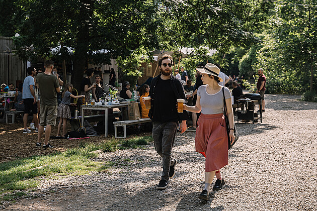 Karl�nsk� b�eh Rohansk�ho ostrova p��jemn� o�ivil komunitn� projekt P��stav...