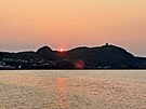 Nad pístavem St. John v kanadském Newfoundlandu vychází slunce, zatímco...