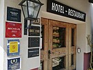 Nenápadný vstup do michelinské restaurace hotelu Edelweiss na stanici Rigi...