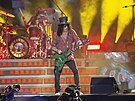 Slash z Guns N' Roses na festivalu Glastonbury (24. ervna 2023)