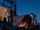 Zábr z vystoupení Arctic Monkeys na slavném festivalu Glastonbury (23. ervna...