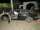 V Libicích bouralo osobní auto znaky Jaguar S Type. Policie provuje, zda se...