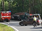 Tragick� nehoda na Plze�sku. �idi� osobn�ho auta zem�el po str�ce s kamionem u...