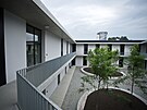 Vnitroblok s byty severní budovy. (21. �ervna 2023)