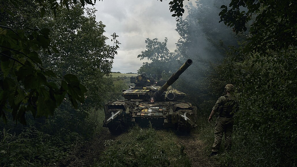 Ukrajinský voják na frontové linii poblí Bachmutu (17. ervna 2023)