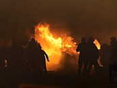 Stet mladých lidí s policií v Nanterre u Paíe. Úterní smrt sedmnáctiletého...