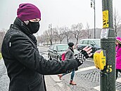 Bezkontaktní tlaítko chodcm zajiuje zelenou bez nutnosti cokoli makat. V...