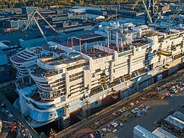 Plavidlo nyní musí lodní in�ený�i otestovat. Zku�ební plavba se konala práv� v...