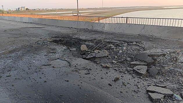 Ukrajinsk sly podle Ruska zashly most spojujc Krym s Chersonskou oblast. (22. ervna 2023)