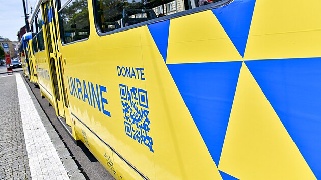 Prask tramvaj v ukrajinskch barvch