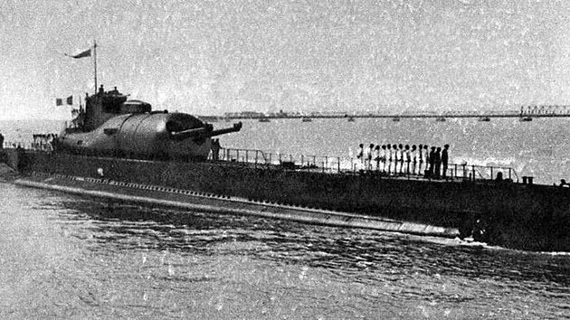Francouzsk podmosk kink Surcouf se potopil v noru 1942.