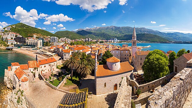 Historick� centrum m�sta Budva v �ern� Ho�e