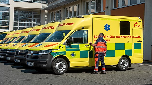 Zdravotnick� z�chrann� slu�ba Zl�nsk�ho kraje po��dila nov� sanitky. (�erven 2023)