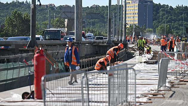 Opravy praskho Barrandovskho mostu jsou v plnm proudu. (29. ervna 2023)