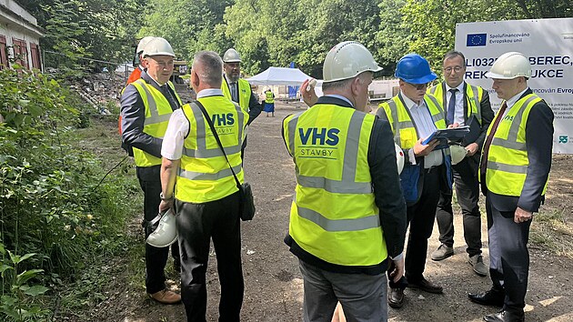 Zah�jen� rekonstrukce �pravny vody v Machn�n�. Prvn� projekt spolufinancovan� z Fondu Tur�w m� vy�e�it oblastem ohro�en�m na �esk� stran� t�bou v polsk�m hn�douheln�m dolu Tur�w z�sobov�n� vodou. (22. �ervna 2023)