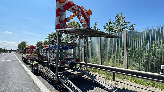 Na 26. kilometru dlnice D5 ve smru na Plze se stala vn dopravn nehoda, kdy vozidlo srazilo pracovnka silni. (24. ervna 2023)
