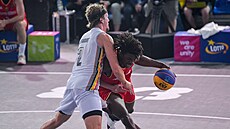 Basketbal 3x3 na Evropských hrách. Belgie (�ervená) vs. N�mecko.