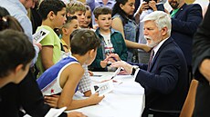 Prezident Petr Pavel se setkal s �áky Z� Cimburkova v rámci náv�t�vy hlavního...