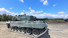 Leopard 2A4 je schopen zasáhnout cíl na nkolik kilometr.