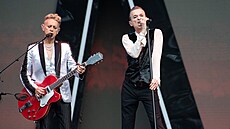 Martin Gore a David Gahan na londýnském koncert turné Depeche Mode k albu...