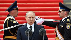 Ruský prezident Vladimir Putin na setkání s vojáky na kremelském náměstí v...