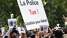 Ve francouzském Nanterre se uskutenila pietní akce za sedmnáctiletého Nahela...
