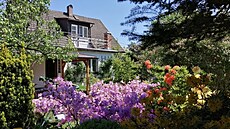 Rodinná zahrada v podh��í Krkono� skrývá spoustu práce i radosti celé rodiny.