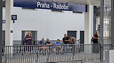 Pestavba elezniní trati mezi Smíchovem a ernoicemi je po necelých tyech...