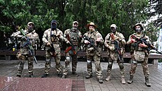 Bojovníci soukromé oldnéské Wagnerovy skupiny se rozmisují poblí...