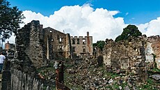 Francouzské ministerstvo kultury vypsalo ve�ejnou sbírku na udr�ování ruin...