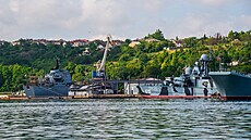 Lodě černomořské flotily v přístavu Sevastopol (30. července 2022)
