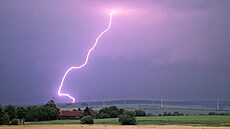 Úder blesku během bouřky poblíž Einbecku (22. června 2023)