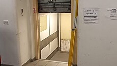 Výtah v pražské Fakultní nemocnici Bulovka, který se v neděli zřítil s třinácti...