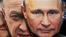 Masky Jevgenije Prigoina a Vladimira Putina na prodej u stánku nkde v Rusku.