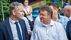 AfD slaví vít�zství svého kandidáta Roberta Sesselmanna (vpravo), který v...