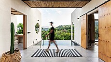 Hlavní obytná zóna je uprost�ed domu � mezi jídelní a kuchy�skou �ástí a...