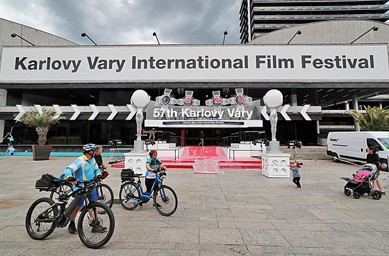 Zaíná 57. roník Mezinárodního filmového festivalu Karlovy Vary.
